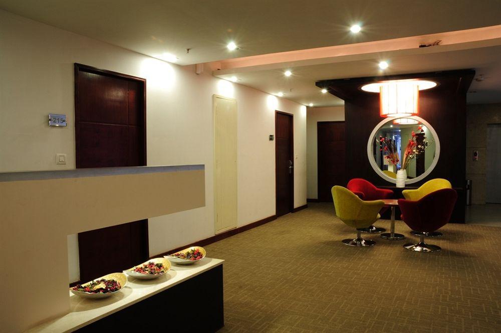Lotus Park Hotel Bangalore Bagian luar foto