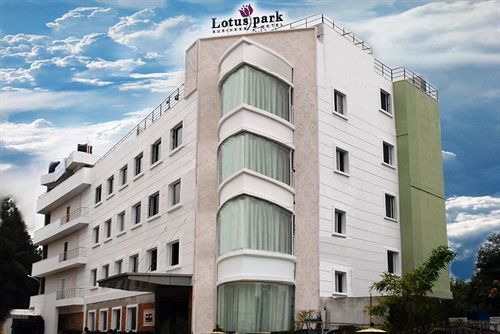 Lotus Park Hotel Bangalore Bagian luar foto