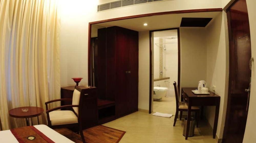 Lotus Park Hotel Bangalore Bagian luar foto