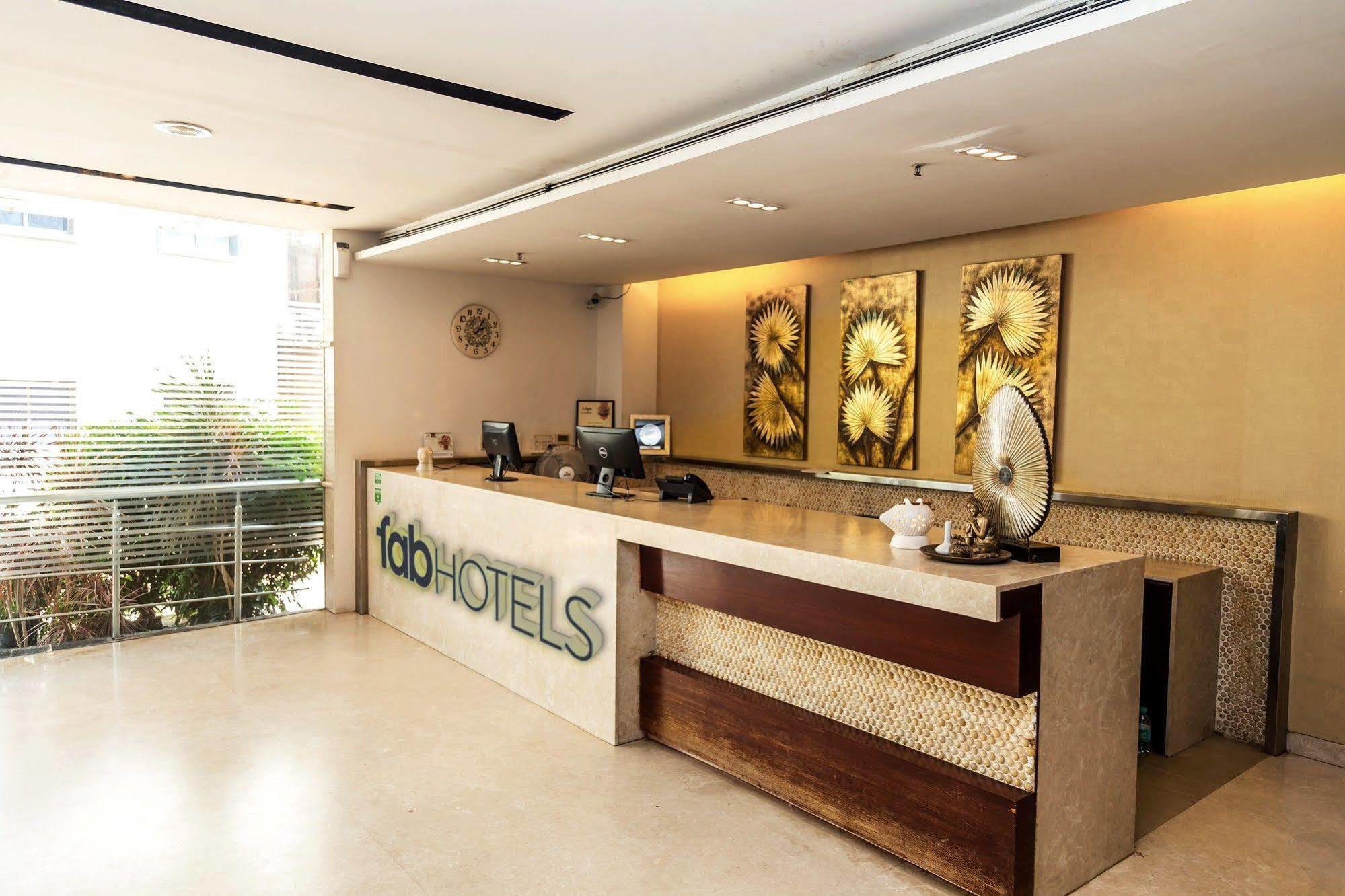 Lotus Park Hotel Bangalore Bagian luar foto
